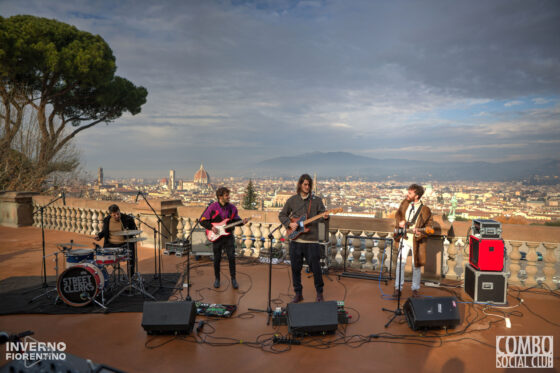 Il rooftop concert degli Street Clerks