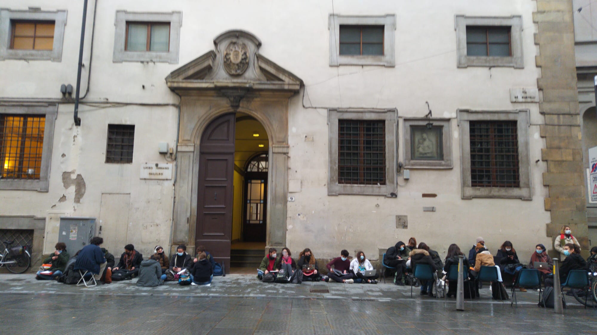 Priorità alla scuola, protesta scuole superiori