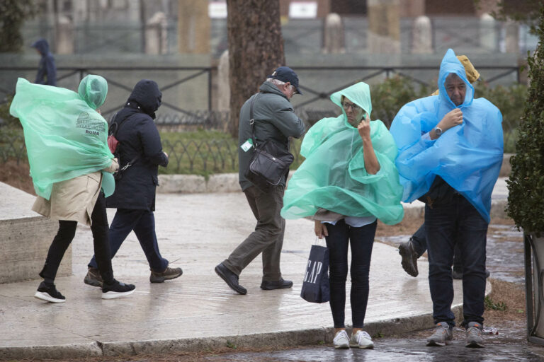 Allerta meteo: scuole chiuse in alcuni comuni della Toscana