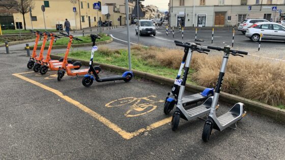 Forza Italia chiede: “Targa e assicurazione per monopattini elettrici”