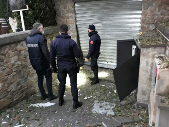 Ordigno a pizzeria vicino Stazione Leopolda: indaga Dda Firenze, ipotesi avvertimento