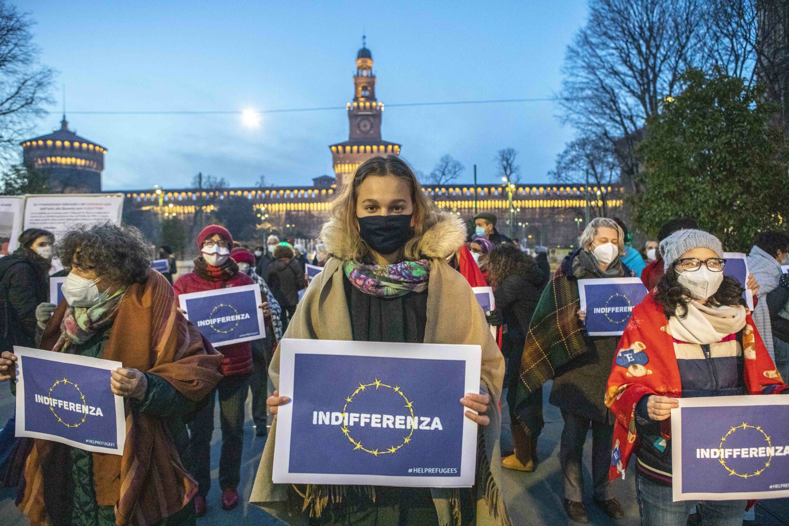 © Imagoeconomica FLASH MOB IL FUTURO NON SI FERMA CHIUSURA CAMPI PROFUGHI IN BOSNIA Migranti in Bosnia