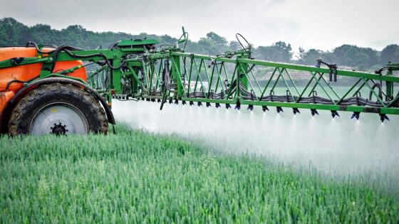 Glifosato, la Regione Toscana ne vieta l’uso