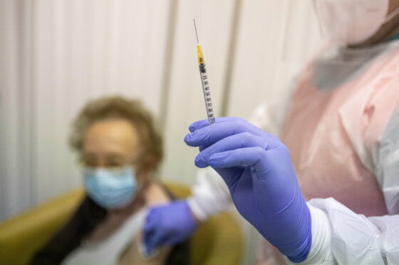 🎧 Covid: “i vaccini  devono essere aggiornati continuamente”