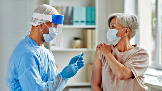 Vaccini: somministrazioni no-stop in hub Toscana centro