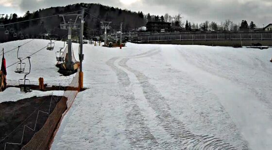 Neve fuori stagione sull’Appennino pistoiese