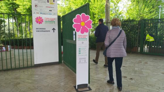 Mandela Forum: accesso libero vaccini per over 80 fino a domani