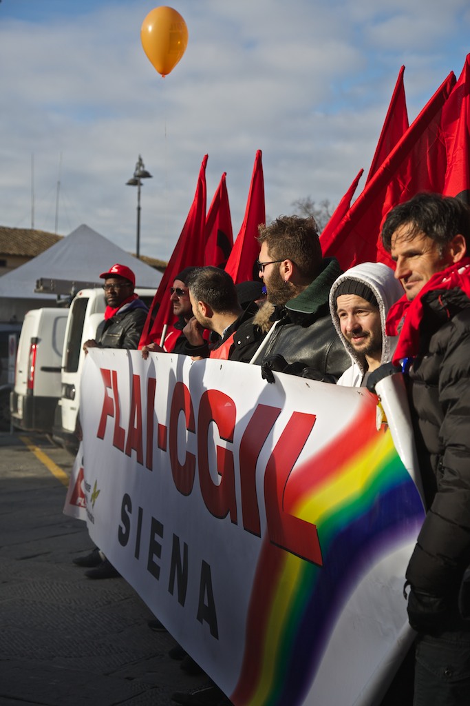 Striscione FLAI CGIL