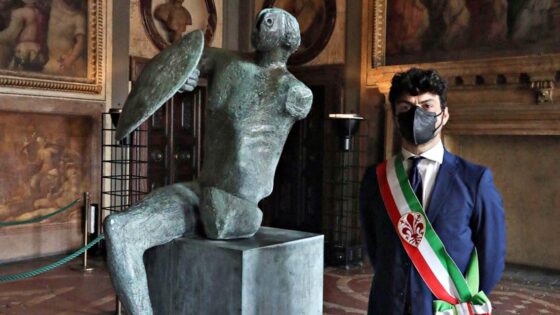đ§ Il Guerriero di Moore ‘torna a casa’ in Palazzo Vecchio