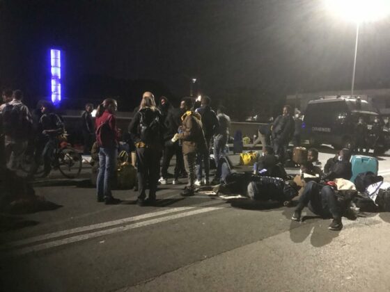 Sgombero via Baracca, 70 in strada per protesta “restiamo qui”