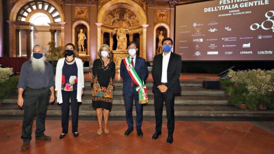 Firenze aderisce al Manifesto delle città gentili, firma simbolica a Palazzo Vecchio