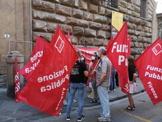 RSA: “Poco personale, carichi di lavoro eccessivi, contratti scadenti”