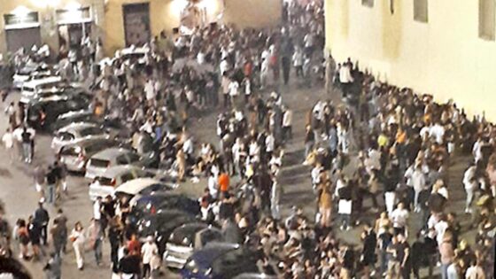 Movida Firenze, allentati divieti stazionamento in centro