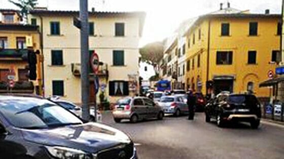 Fuga di gas, chiuso ponte sull’Arno a Signa
