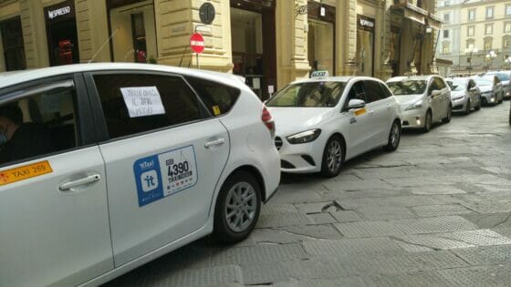 Tassisti: lo sciopero si ferma, incontro con Funaro il 22 aprile