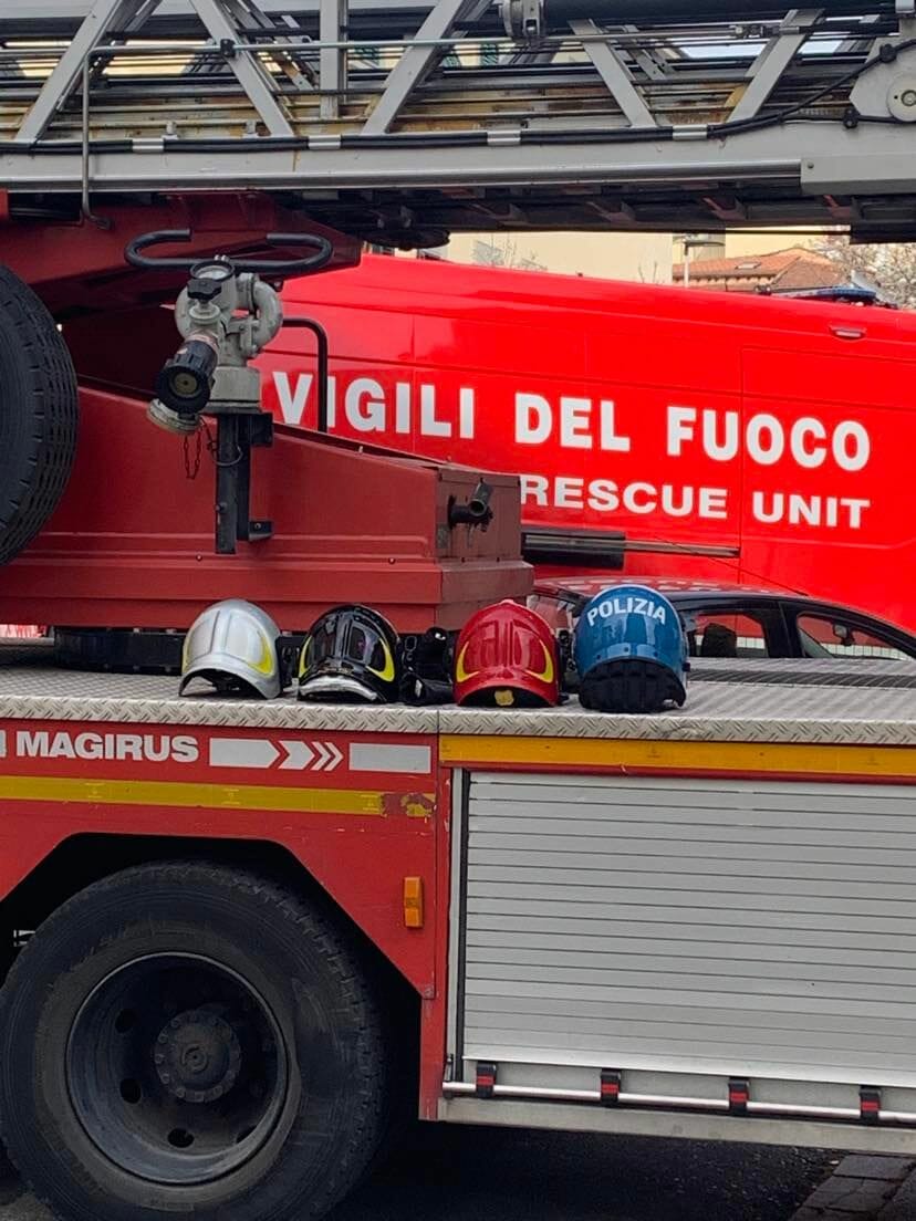 Firenze: cadavere carbonizzato in auto