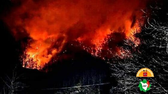 Incendio a Pontito, sono in arrivo i Canadair