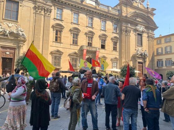 🎧 Manifestazione a Firenze a sostegno del popolo curdo: “Le guerre sono tutte uguali”