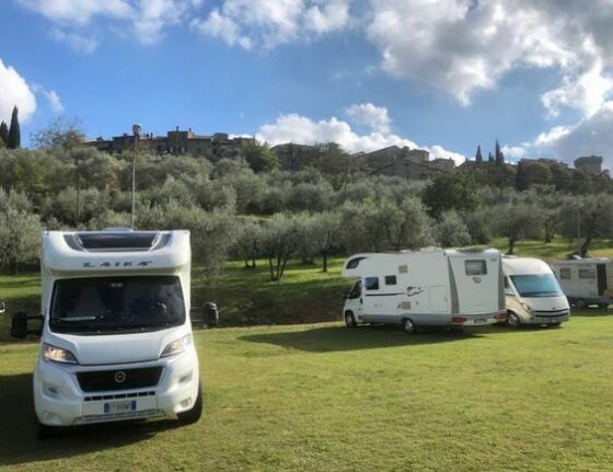 La Toscana finanzia 14 Comuni per le aree di sosta di camper e caravan