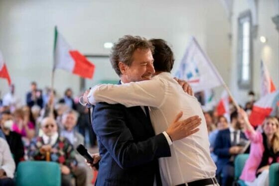🎧  Ballottaggio Lucca, Pardini (cdx): “polemiche su ‘fascismo’ strumentali, ci attaccano perché hanno paura”