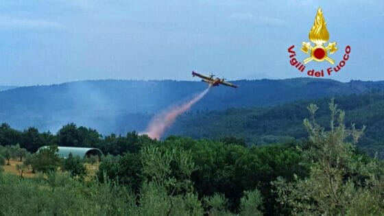 Incendi a Molinello Sinalunga e a Farneta Lucignano, tra Siena e Arezzo