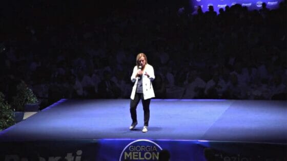 Giorgia Meloni al Mandela: “Io mi dichiaro pronta e sono pronta”. “Nardella è ridicolo… Io sono seria e alle cretinate non rispondo”
