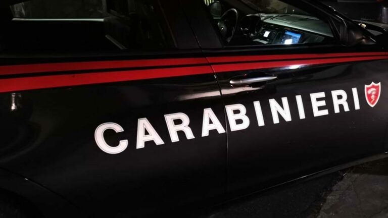 Assalti per rapine a turisti a Firenze, tre 16enni arrestati