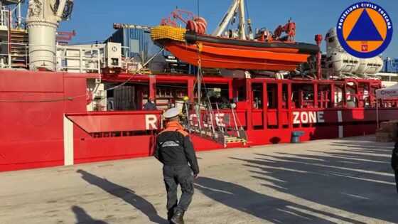 Migranti: nave Ocean Viking arrivata a Carrara
