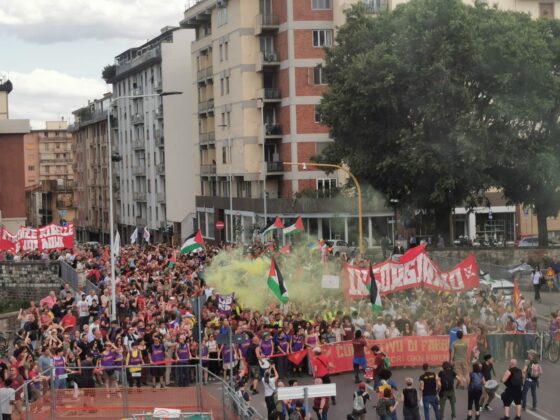 🎧Gkn invade Firenze. Il corteo delle risposte (da avere) arriva davanti alla Regione