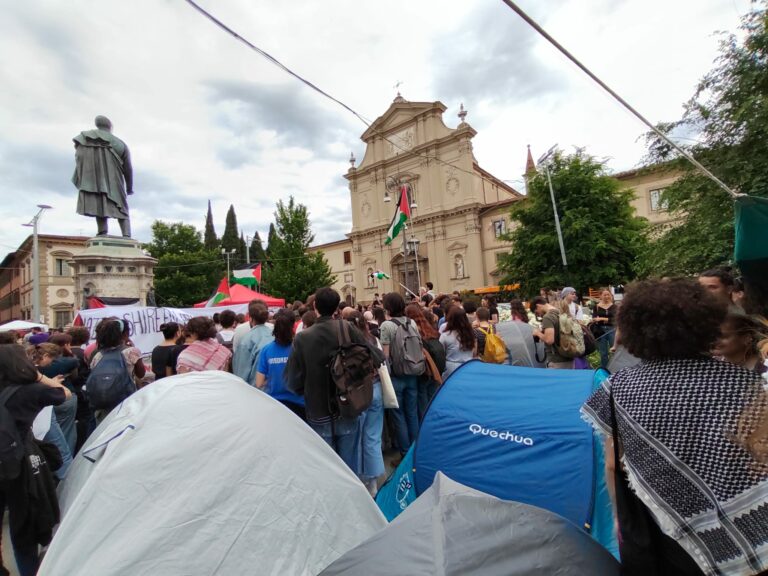 Firenze, terzo giorno della ‘tendata’ pro Palestina in p.zza San Marco