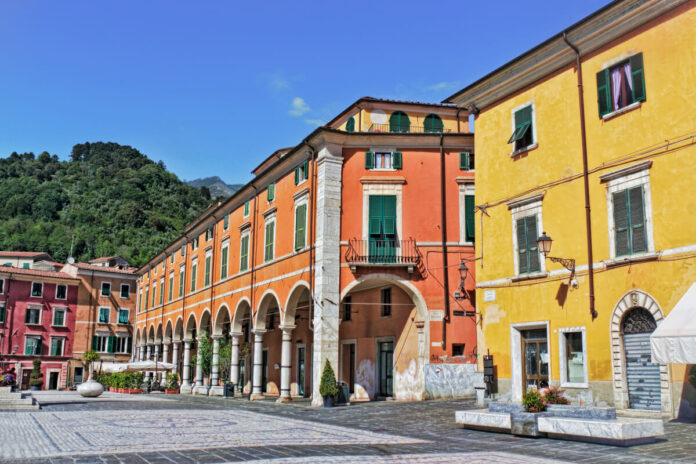 Vertenza in Comune a Massa, sindacati: 