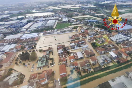 🎧 A Montemurlo 70 famiglie evacuate per esondazione torrente tombato