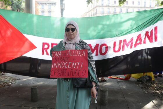 Rifugiata palestinese perde 9 familiari in raid, presidio a Empoli