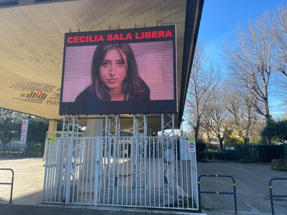 Al Mandela Forum display luminoso chiede liberazione Cecilia  Sala