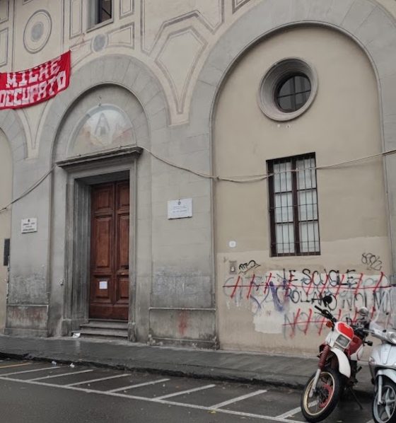 🎧 Svastiche e vandalismo dentro il Liceo Michelangiolo di Firenze, la denuncia della dirigente