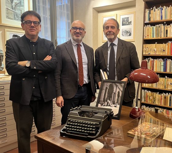 🎧 Inaugurata all’Archivio Bonsanti del Gabinetto Vieusseux stanza e biblioteca di Vasco Pratolini