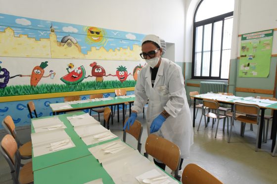 🎧 Salmonella: tre indagati, 246 alunni intossicati dal pomodorino a mensa