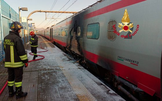 Principio di incendio su un Freccia Argento, treno evacuato e interruzione a Lastra a Signa
