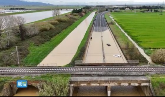 Chiuso il tratto della Fi-Pi-Li allagato sul versante Livorno