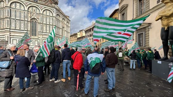 🎧 Addizionale Irpef: la Cisl consegna 10 mila cartoline a Giani