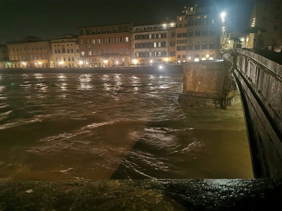 Maltempo, a Firenze piena Arno transita a 4,29 mt agli Uffizi