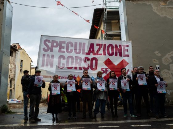 🎧  Flashmob Salviamo Firenze a Forum Turismo con Santanché