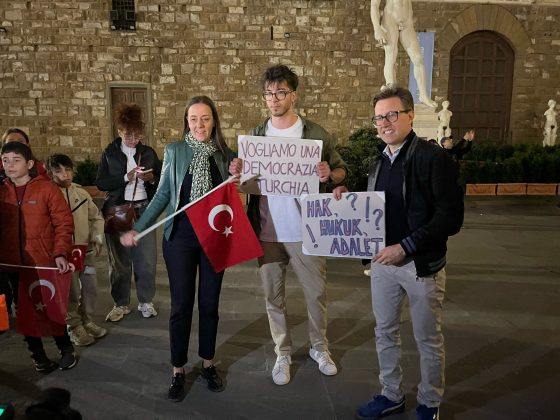 🎧Firenze: per il sindaco di Istanbul, illuminato Palazzo Vecchio