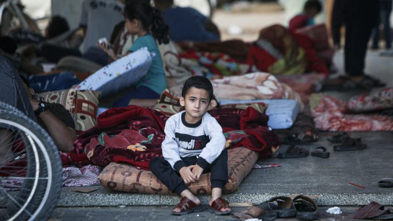Cinque famiglie da Gaza in arrivo a Firenze, trovata soluzione per l’accoglienza