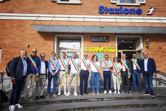 Flash mob a Santa Maria Novella per i treni in Valdarno