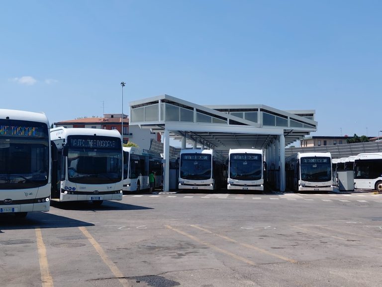 🎧 Firenze: presentati 25 bus elettrici finanziati dal PNRR