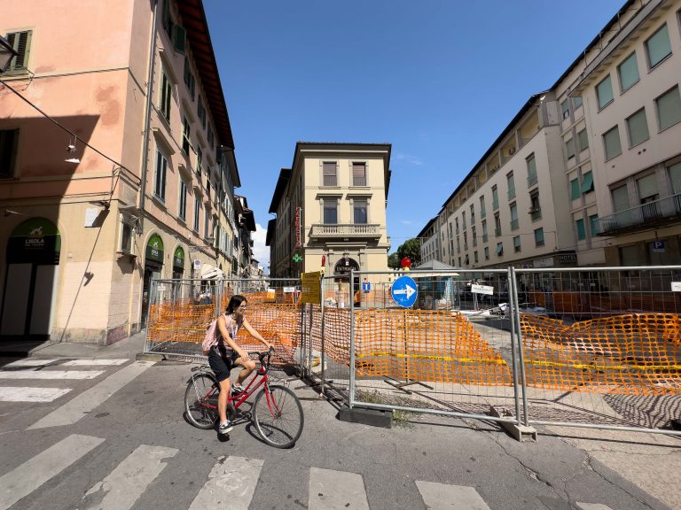 🎧 Firenze, isola ecologica di Via Pietrapiana “trasloca” in piazza Salvemini