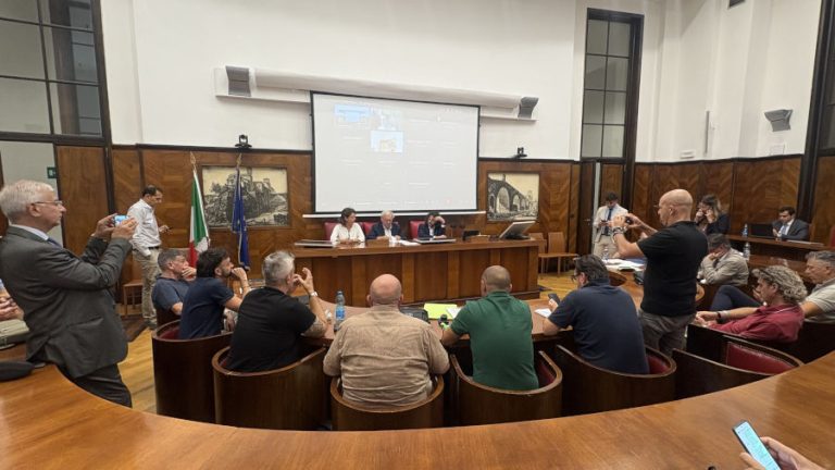 Piombino: firmato al Ministero accordo per futuro del polo siderurgico