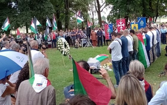 Marah, centinaia al funerale della ragazza palestinese simbolo di sofferenza