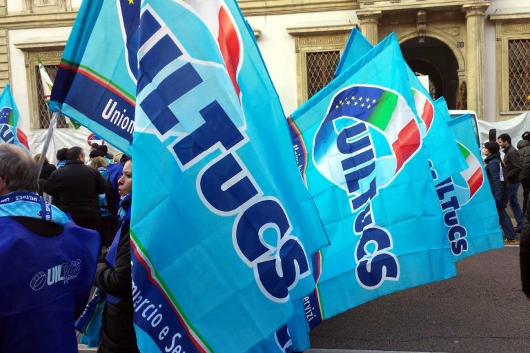 Commercio, Filcams Cgil e UilTucs indicono sciopero per Ferragosto in tutta la Toscana